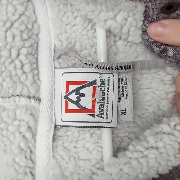 Avalanche Pullover Top - Picture 4 of 6